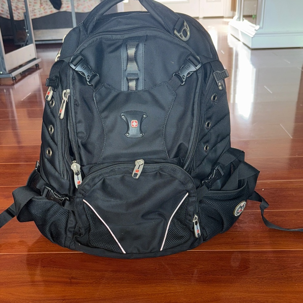 SwissGear Black and Gray Men's Backpack